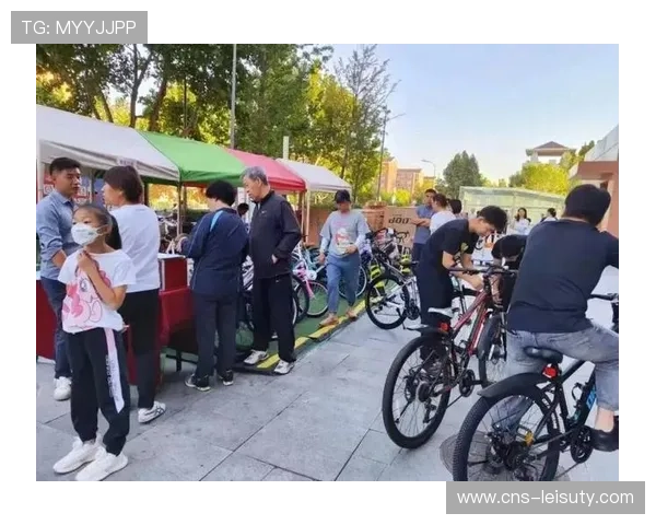 媒体中心搭建完成，国内外记者报名报道山地自行车赛事盛况